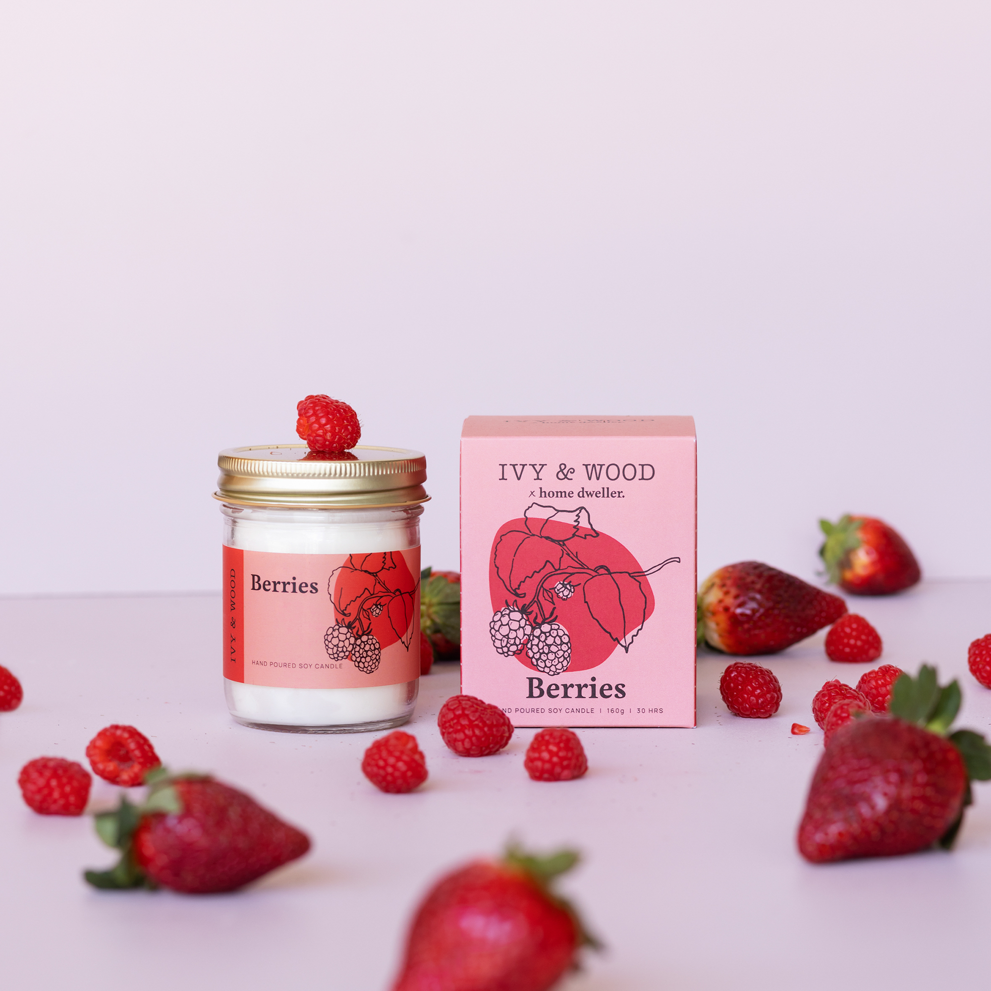 Homebody: Berries Scented Candle - Ivy & Wood