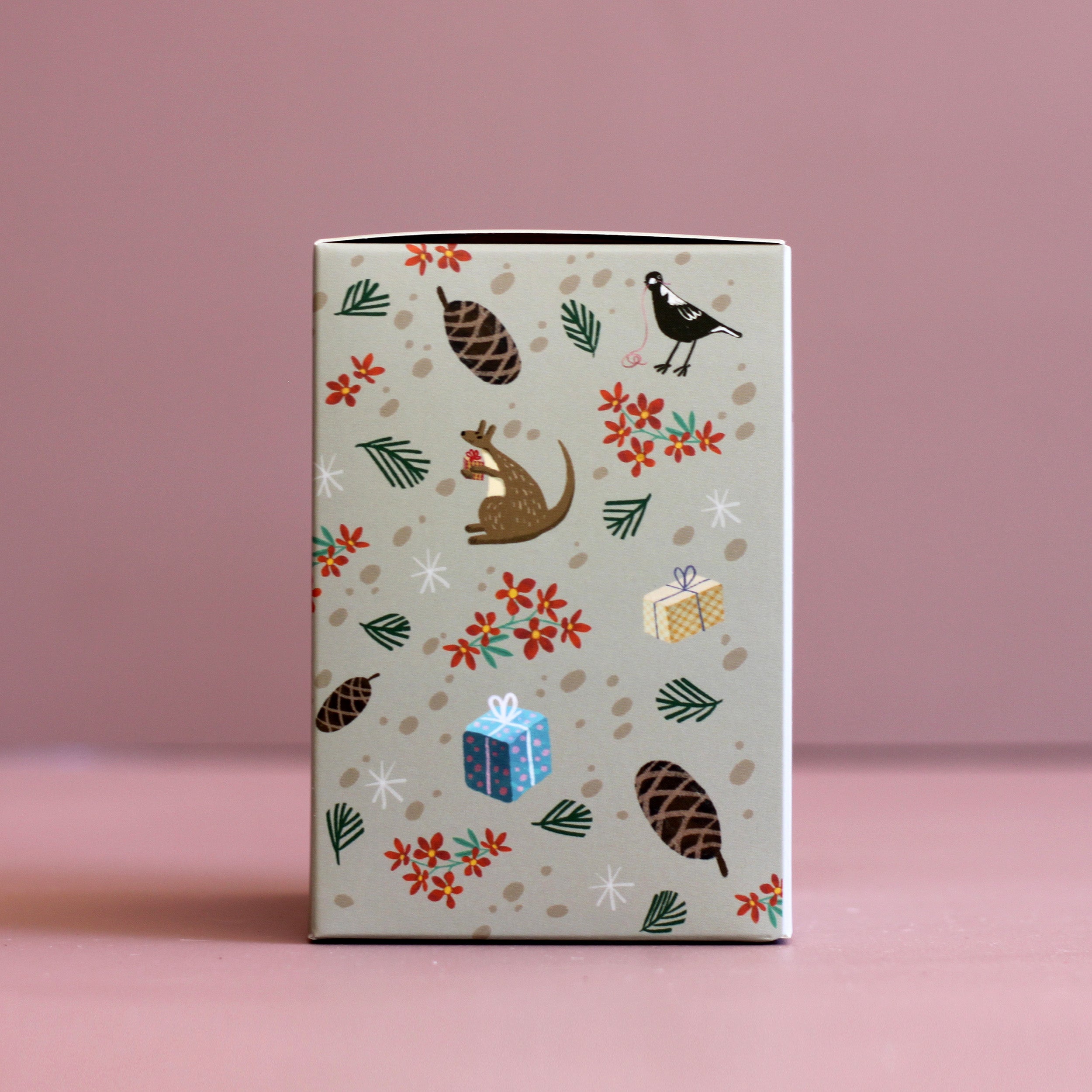 Bush Christmas Limited Edition Christmas Candle - Ivy & Wood