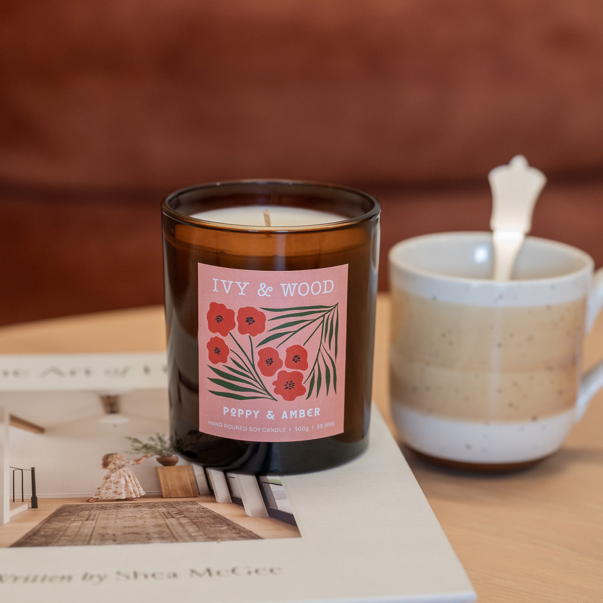 Poppy & Amber Scented Candle - Ivy & Wood