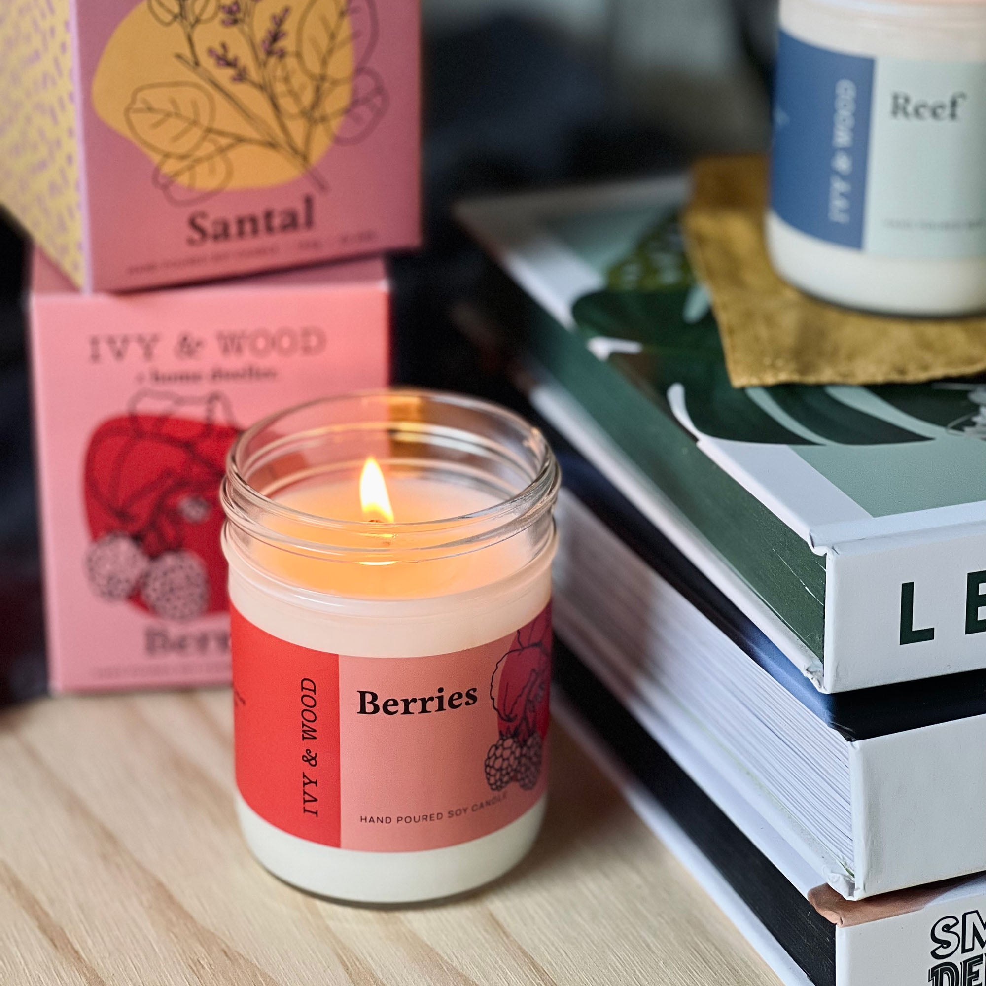 Homebody: Berries Scented Candle - Ivy & Wood