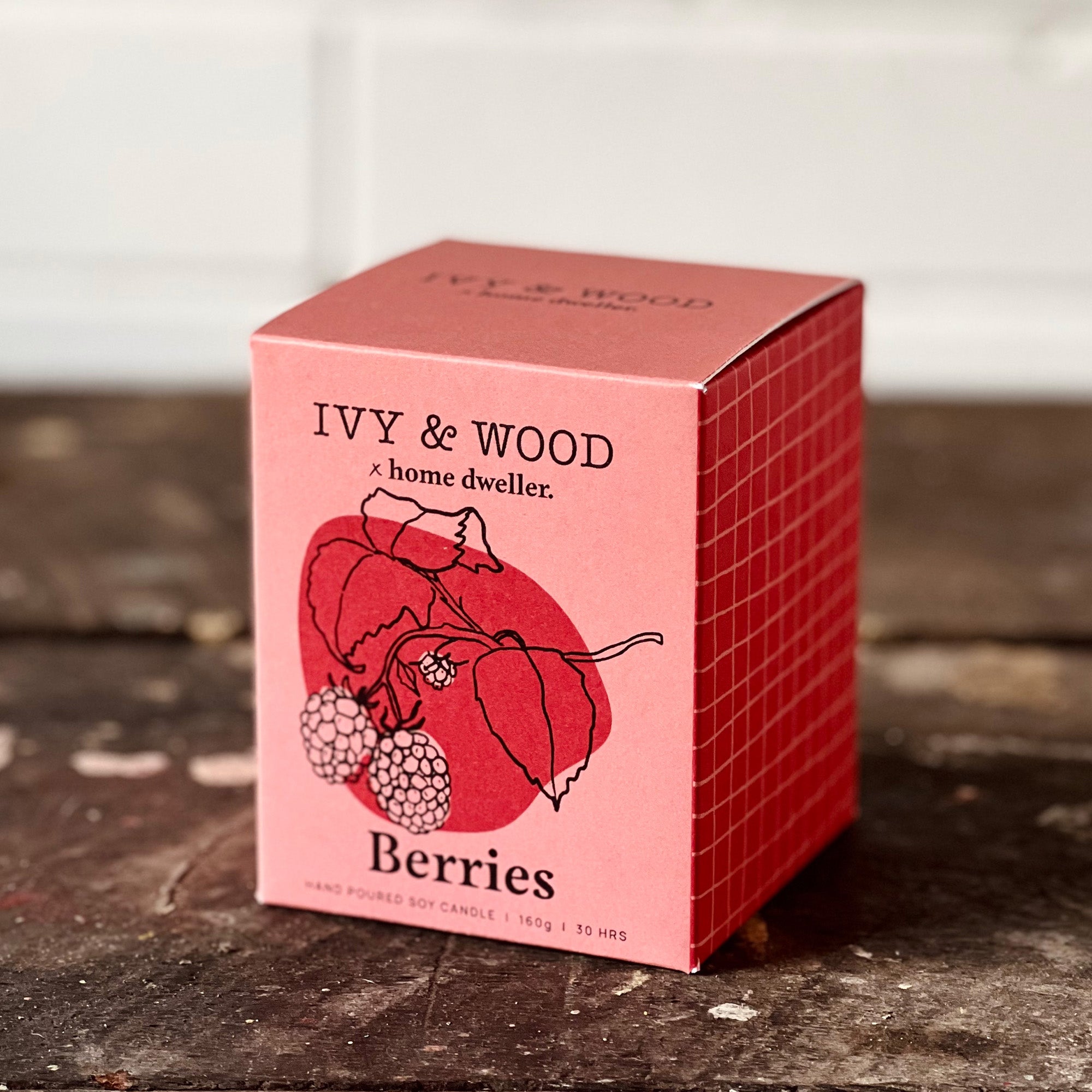 Homebody: Berries Scented Candle - Ivy & Wood