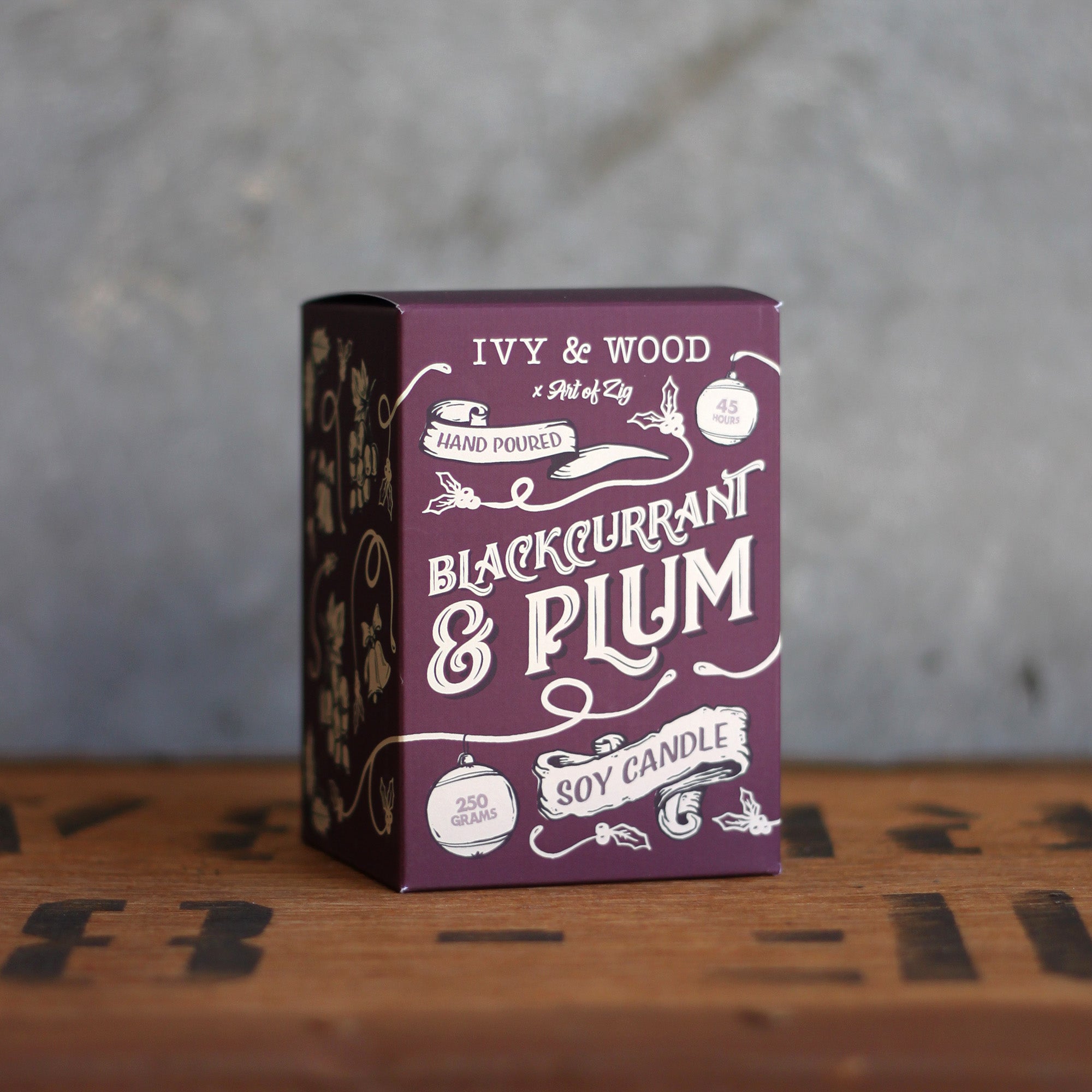 Blackcurrant & Plum Limited Edition Christmas Candle - Ivy & Wood