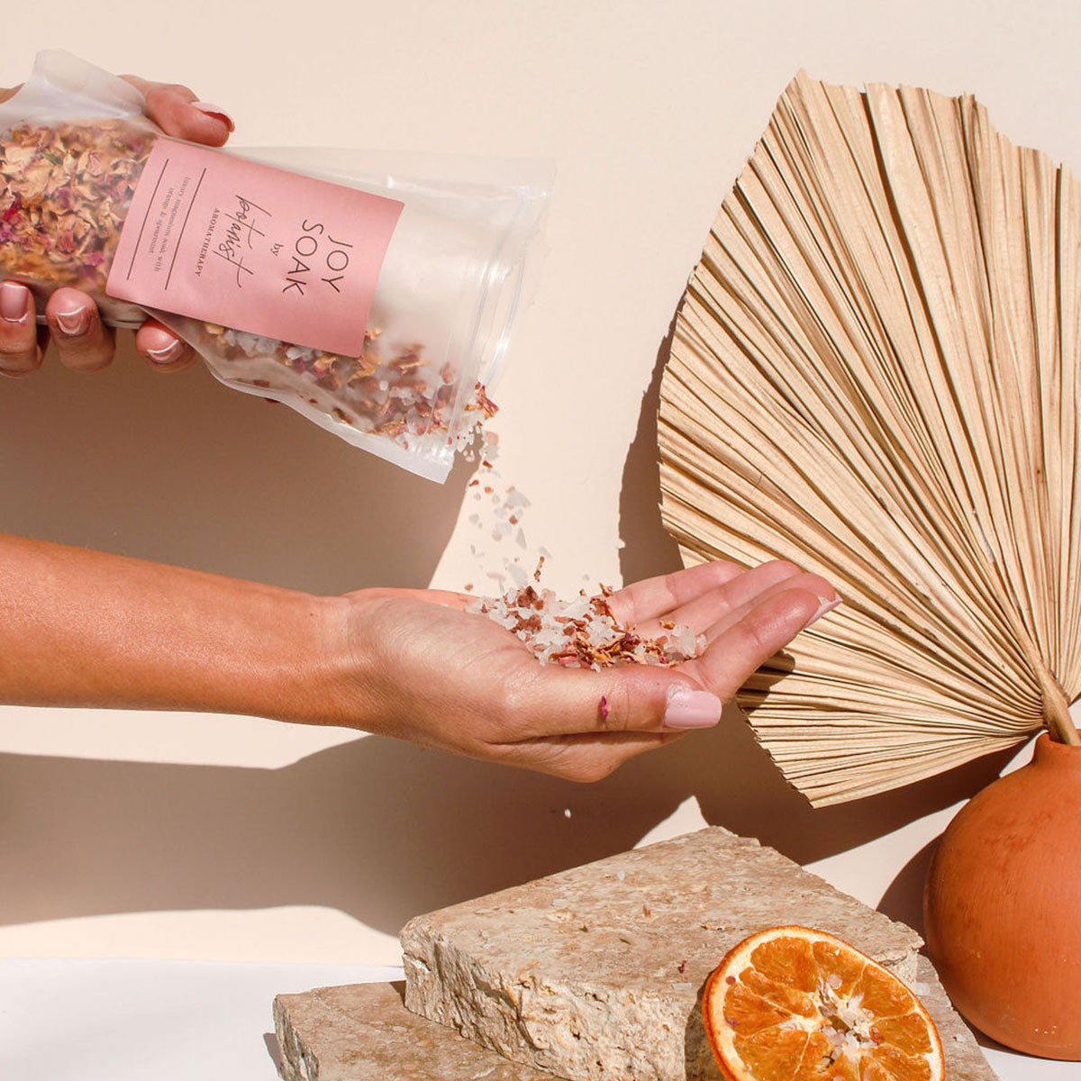 Joy Soak by Botanist Aromatherapy - Ivy & Wood