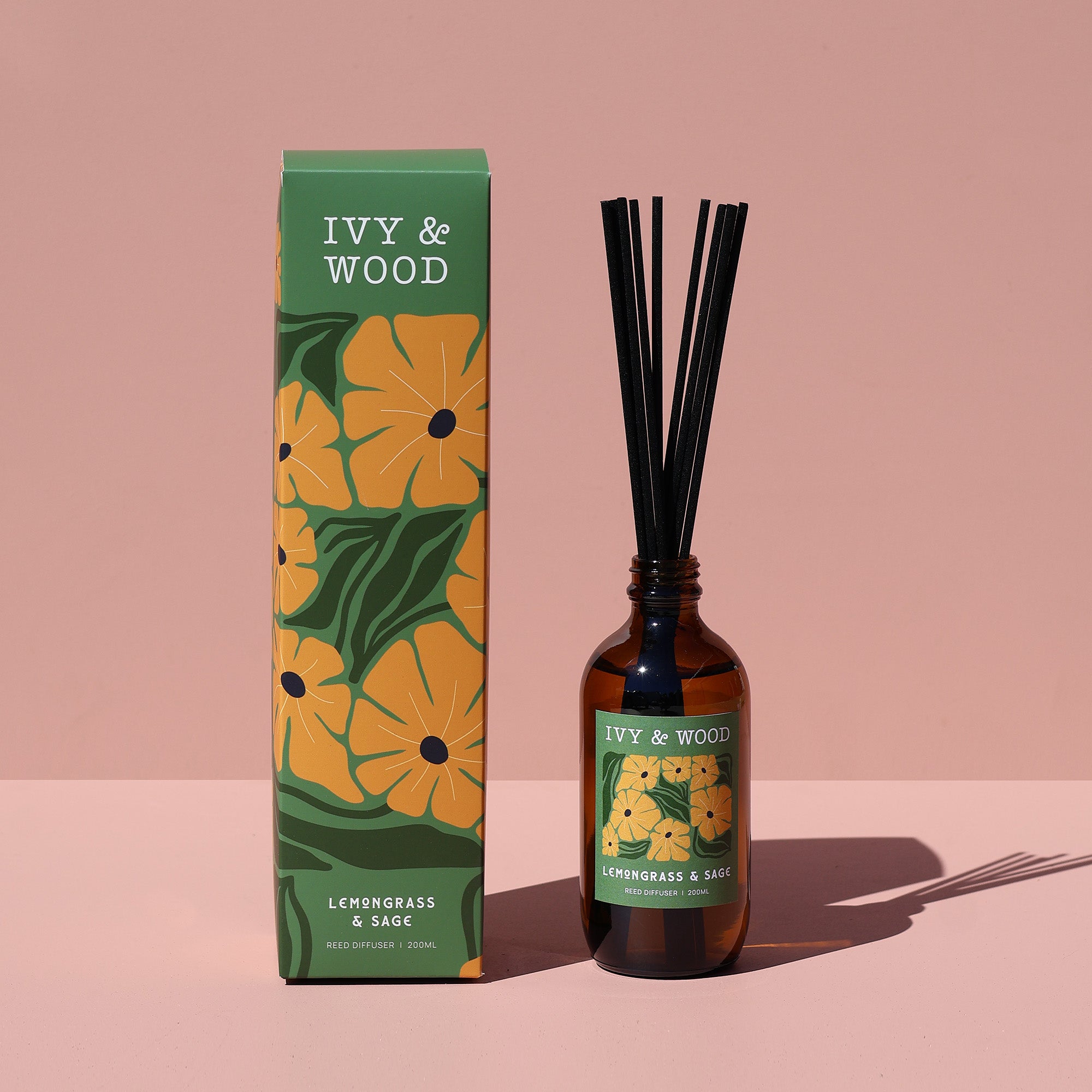 Flora Collection Reed Diffuser Bundle - Ivy & Wood
