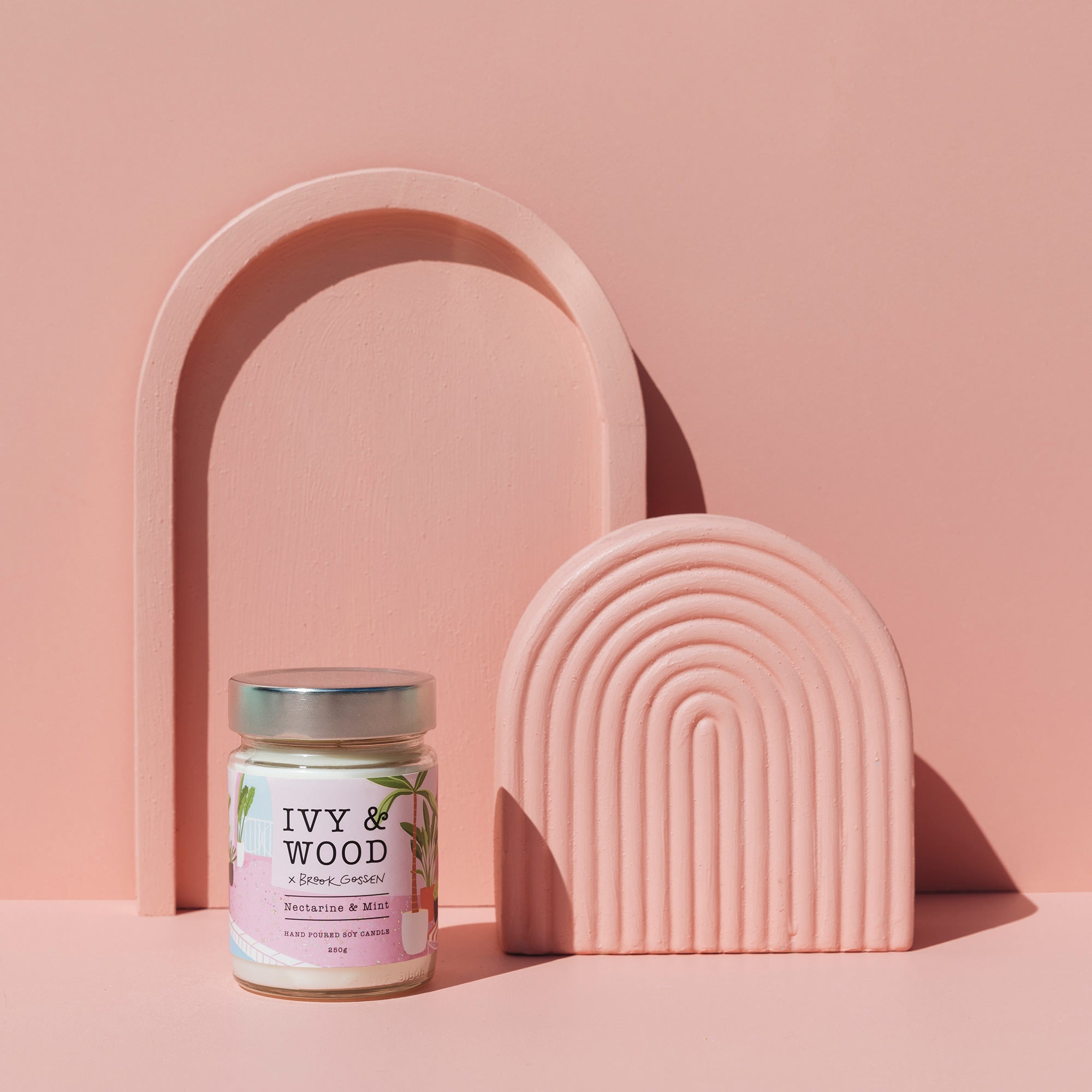 Paradiso: Nectarine & Mint Scented Candle - Ivy & Wood